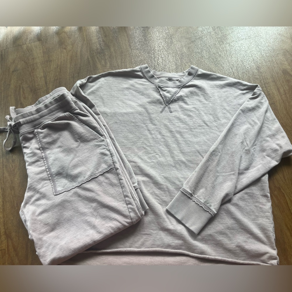 Women’s Aerie Set